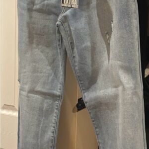 High-Rise Light Wash Women’s Jeans with Extra Comfort Waist